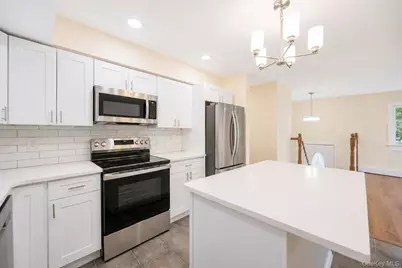 41 Madison Avenue, Amityville, NY 11701 - Photo 11