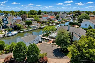 8 Stuart Ave, Amityville, NY 11701 - Photo 35