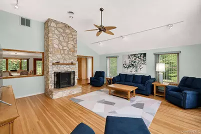 8 Stuart Avenue, Amityville, NY 11701 - Photo 9