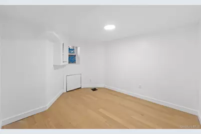 2571 Bainbridge Avenue, Bronx, NY 10458 - Photo 13