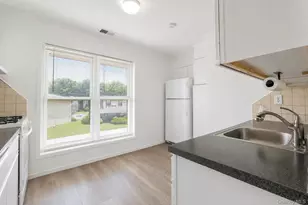 8 Sycamore Ct, Selden, NY 11784 - Photo 9