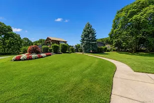 8 Sycamore Ct, Selden, NY 11784 - Photo 27