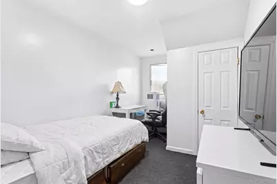 336 Scranton Avenue, Lynbrook, NY 11563 - Photo 15