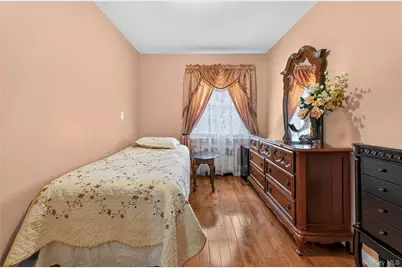 108 Marcus Avenue, New Hyde Park, NY 11040 - Photo 17