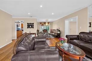 108 Marcus Ave, New Hyde Park, NY 11040 - Photo 7