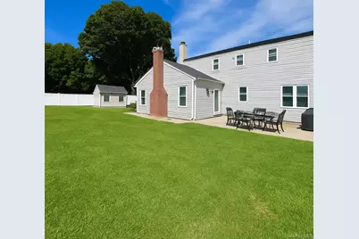 7 Carston Street W, Selden, NY 11784 - Photo 23