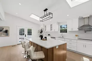 31 Seton Ct, Old Bethpage, NY 11804 - Photo 21
