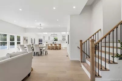 31 Seton Court, Old Bethpage, NY 11804 - Photo 5