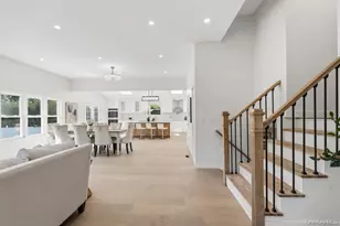 31 Seton Ct, Old Bethpage, NY 11804 - Photo 5