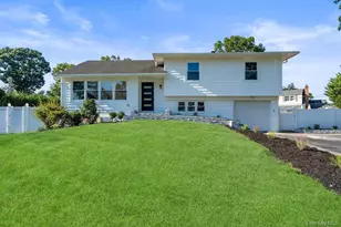 31 Seton Ct, Old Bethpage, NY 11804 - Photo 3