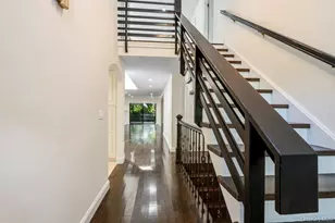 11 Pony Cir, Roslyn Heights, NY 11577 - Photo 5