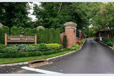 11 Pony Circle, Roslyn Heights, NY 11577 - Photo 1