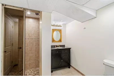 11 Pony Circle, Roslyn Heights, NY 11577 - Photo 41