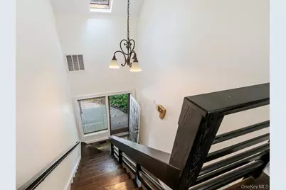 11 Pony Circle, Roslyn Heights, NY 11577 - Photo 25