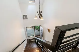 11 Pony Cir, Roslyn Heights, NY 11577 - Photo 25