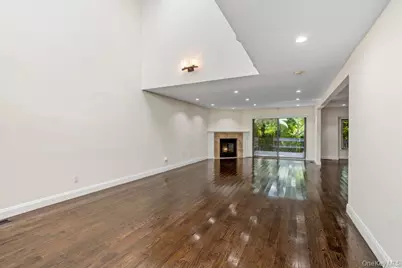 11 Pony Circle, Roslyn Heights, NY 11577 - Photo 7