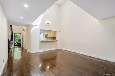 11 Pony Circle, Roslyn Heights, NY 11577 - Photo 11
