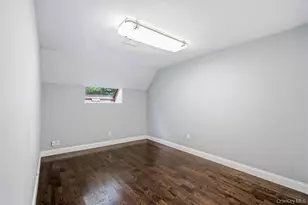 11 Pony Cir, Roslyn Heights, NY 11577 - Photo 27
