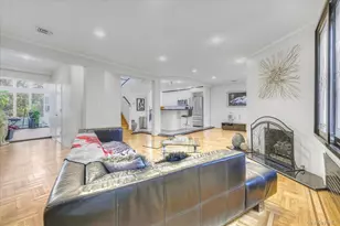 34 Reyam Rd, Lynbrook, NY 11563 - Photo 3
