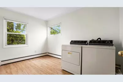 26 Carriage Lane, Levittown, NY 11756 - Photo 13