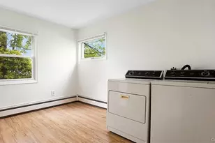 26 Carriage Ln, Levittown, NY 11756 - Photo 13