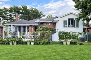 118 Leahy St, Jericho, NY 11753 - Photo 3