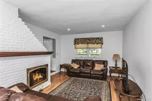 8 Lenmore Dr, Old Bethpage, NY 11804 - Photo 15