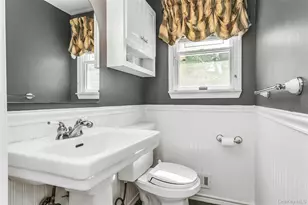 8 Lenmore Dr, Old Bethpage, NY 11804 - Photo 17