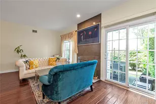 26 Scarborough Dr, Smithtown, NY 11787 - Photo 5
