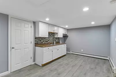 416 Arizona Avenue, Bay Shore, NY 11706 - Photo 17