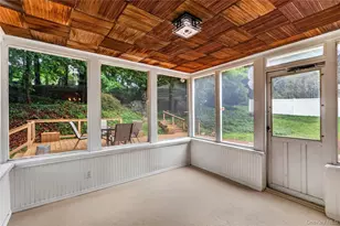 10 Sycamore Rd, Glen Cove, NY 11540 - Photo 19