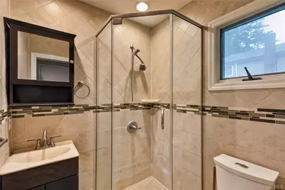 10 Sycamore Road, Glen Cove, NY 11540 - Photo 9
