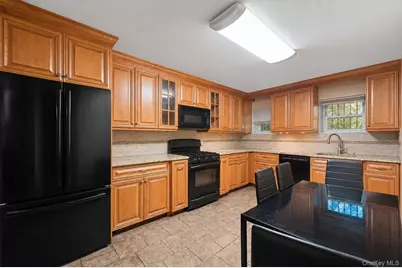 393 Park Place, Brooklyn, NY 11238 - Photo 5