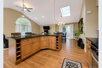 94 Newton Boulevard, Ronkonkoma, NY 11779 - Photo 11