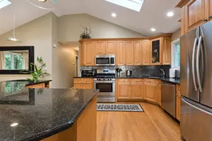 94 Newton Blvd, Ronkonkoma, NY 11779 - Photo 9