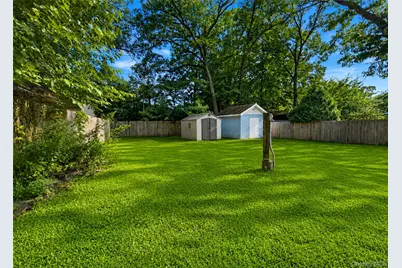 94 Newton Boulevard, Ronkonkoma, NY 11779 - Photo 21