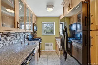 222 N Broadway #3D, Yonkers, NY 10701 - Photo 3