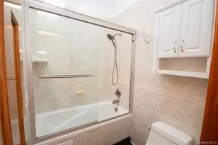 3039 Clubhouse Rd, Merrick, NY 11566 - Photo 15