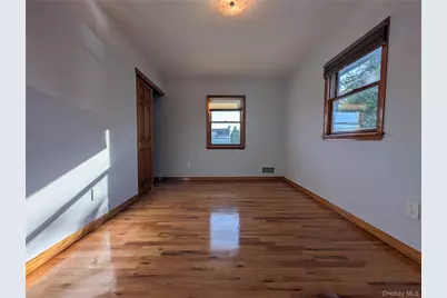 3039 Clubhouse Road, Merrick, NY 11566 - Photo 13