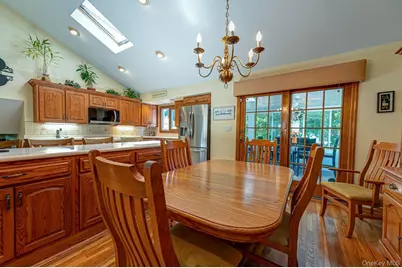 10 Meredith Drive, Greenlawn, NY 11740 - Photo 5