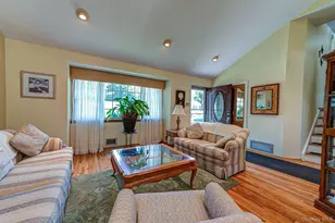 10 Meredith Dr, Greenlawn, NY 11740 - Photo 3