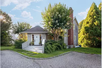 33 Hilltop Road, Southampton, NY 11968 - Photo 1