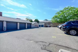2 N Lewis Pl, Rockville Centre, NY 11570 - Photo 15