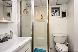73-33 71st Pl, Glendale, NY 11385 - Photo 21