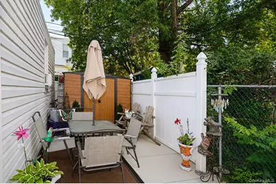 7333 71st Place, Glendale, NY 11385 - Photo 27