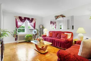 83-50 257th St, Floral Park, NY 11004 - Photo 5