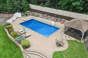 3 Beltane Dr, Dix Hills, NY 11746 - Photo 37