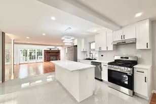 20 Baylis Pl, Syosset, NY 11791 - Photo 7