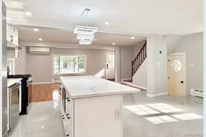 20 Baylis Place, Syosset, NY 11791 - Photo 9