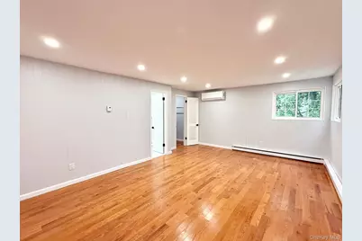 20 Baylis Place, Syosset, NY 11791 - Photo 13